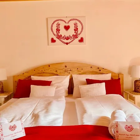 Szives Lak * Fertoendred