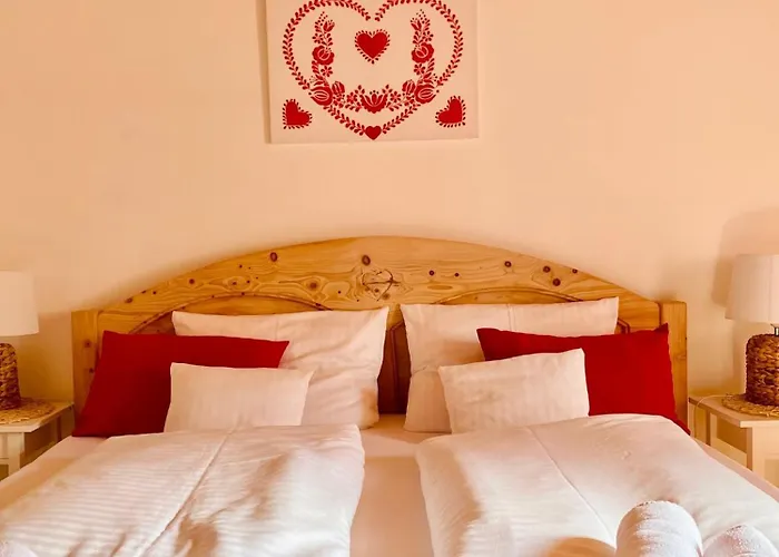Szives Lak * Fertoendred